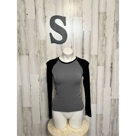 Long sleeve gray top - Picture 1 of 6